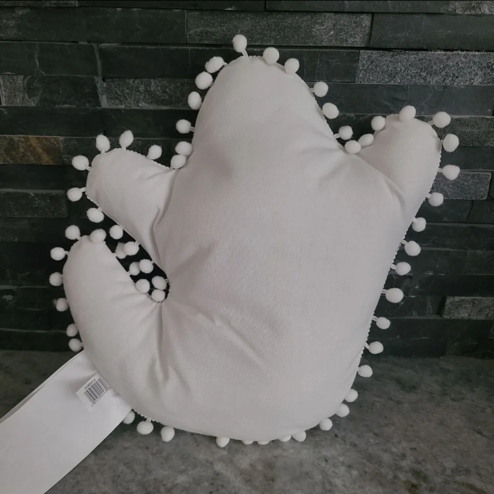 👻 New Halloween White Ghost Pom Pom Throw Pillow Embroidered Spooky Home Decor